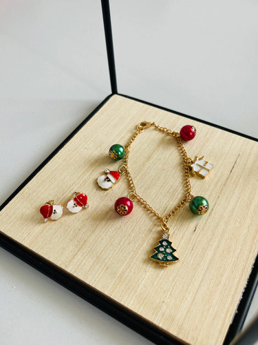 Bracciale catena con ciondoli